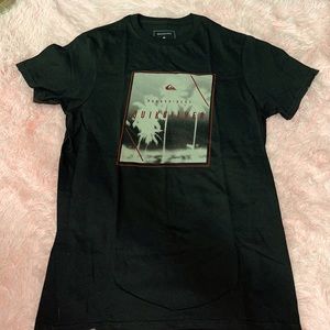 NWOT Men’s QuickSilver shirt